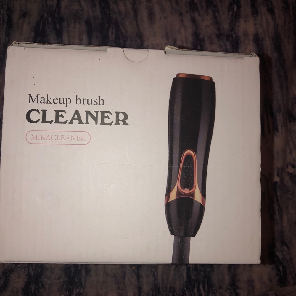 Makeup Brush Cleaner